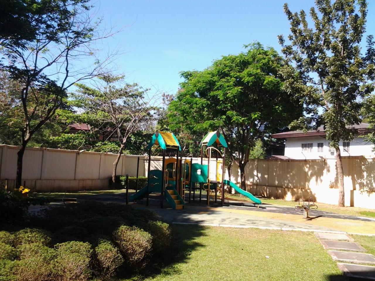 Cozy 2Br Staycation With Balcony Chateau Elysee For 4-6 Pax Paranaque City 외부 사진