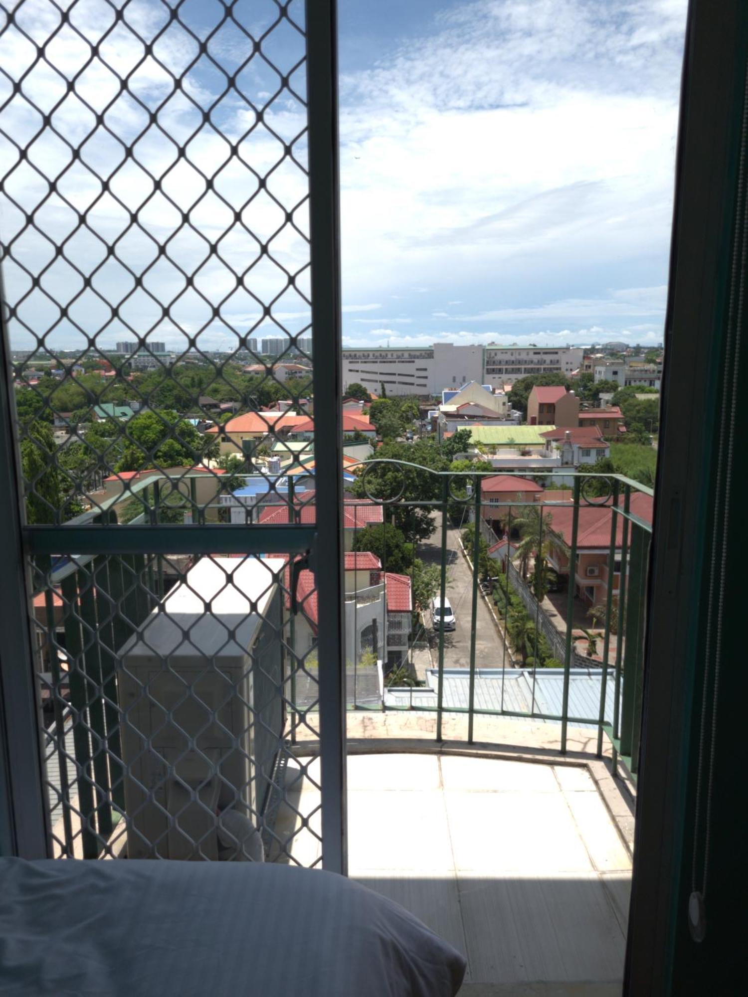 Cozy 2Br Staycation With Balcony Chateau Elysee For 4-6 Pax Paranaque City 외부 사진