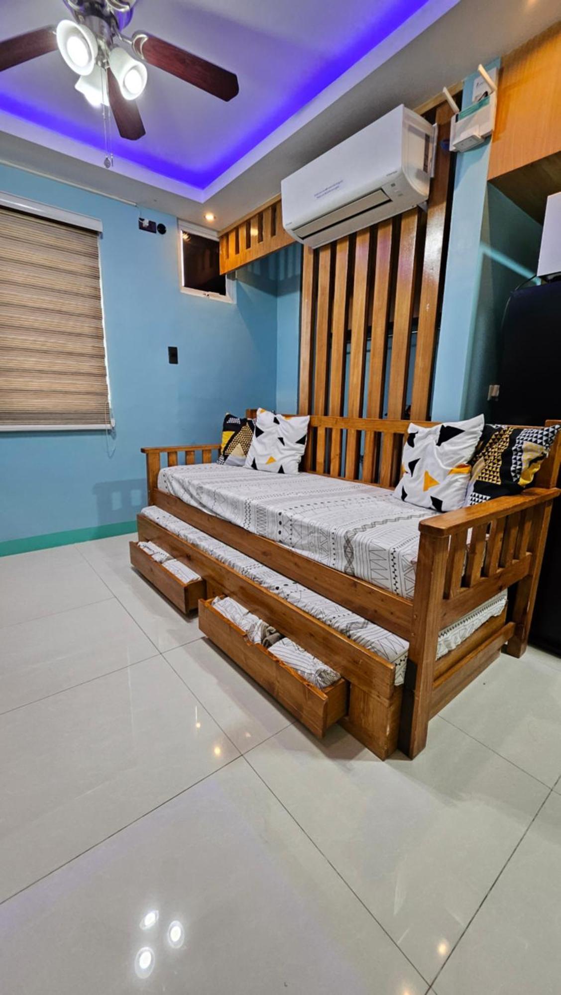 Cozy 2Br Staycation With Balcony Chateau Elysee For 4-6 Pax Paranaque City 외부 사진